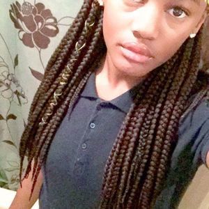 Meet your Posher, Dereka
